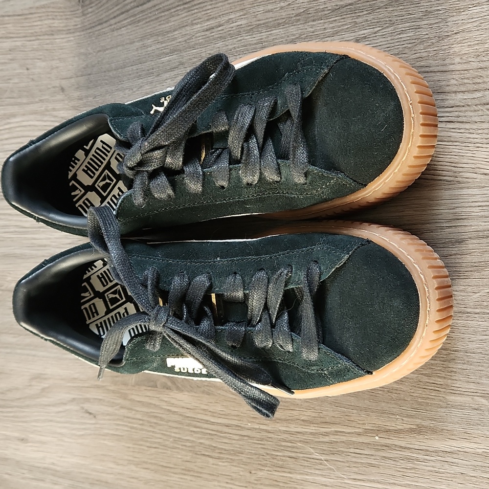 Puma suede platform Core sneakers in black, white and gum, size 6.5 - Picture 2 of 12